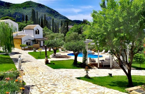 Benitses Villa | Pool Villa in Corfu Total Privacy Beach Access