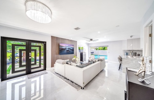 Cypress Lakes House | Pool & Waterfront! Mini Golf+Kayak! Close 2 Beach!