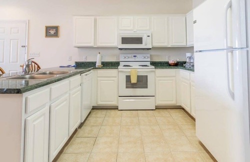 Village of Four Seasons Apartment | Pool | WiFi | Lake Front| Sleeps 6 | MM 13 (631DC)