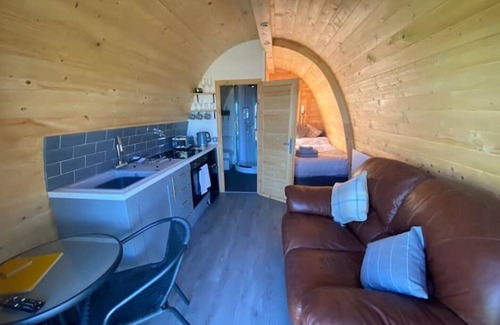 Woolacombe Cabin | Poole farm pods. The Ruby 1 lodge .