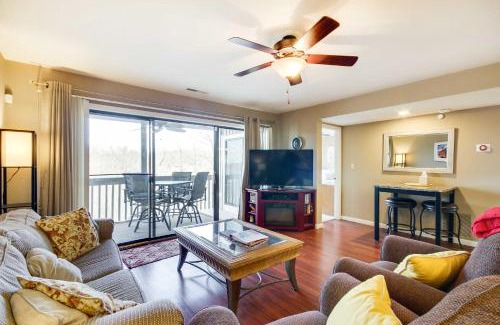 Osage Beach Apartment | Pools, Marina and Grill Osage Beach Condo!