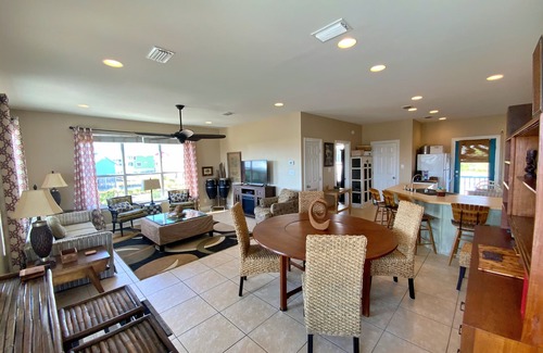 Morgantown House | Pools, Views and easy beach access