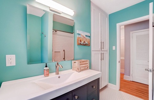 Ashbrook - Clawson Village House | Poolside Bungalow w/ Fire Pit Fun | Luxe King Suite