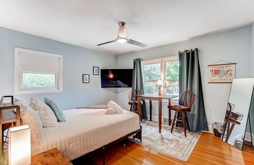 Ashbrook - Clawson Village House | Poolside Bungalow w/ Fire Pit Fun | Luxe King Suite