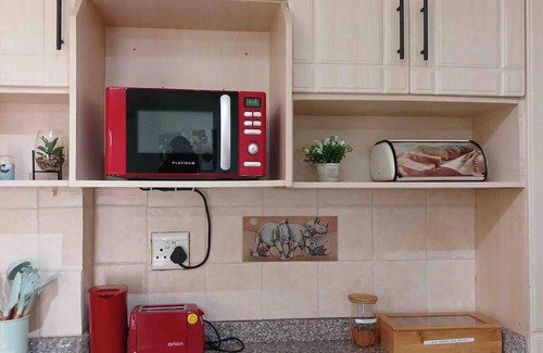 Germiston Apartment | Poolside cottage