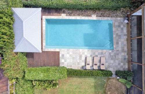 Wamberal Bed & Breakfast | Poolside Escape - Close To Beach & Golf Course