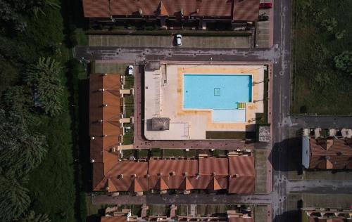 Rosapineta Apartment | Poolside getaway-Beahost
