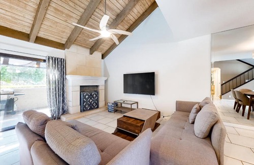 Palm Springs Apartment | Poolside Getaway Permit# 4610