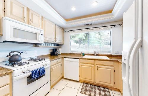 Palm Springs Apartment | Poolside Getaway Permit# 4610