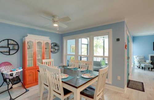 Madeira Beach House | Poolside Madeira Beach Abode with Balcony!