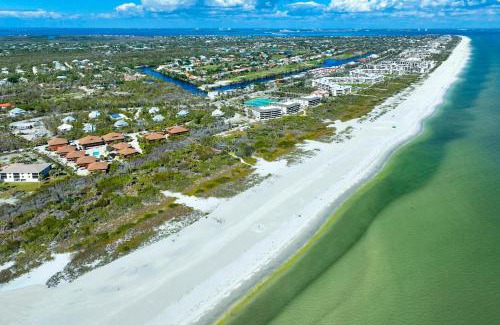Sanibel House | Poolside Paradise - Family-Friendly Villa on Sanibel Island - Private Beach