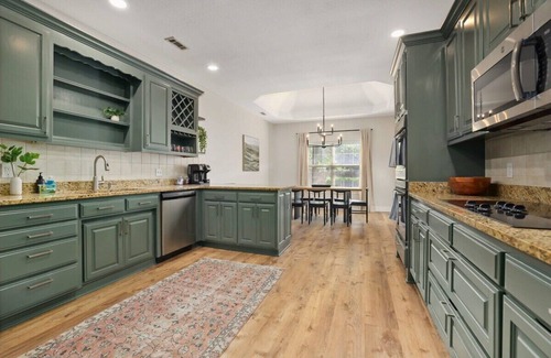 Bentonville House | Poolside Place - Game Room - MTB-Friendly