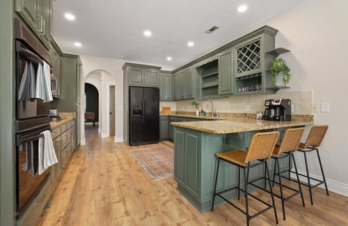 Bentonville House | Poolside Place - Game Room - MTB-Friendly