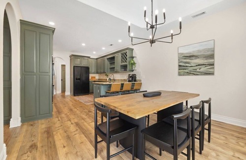 Bentonville House | Poolside Place - Game Room - MTB-Friendly