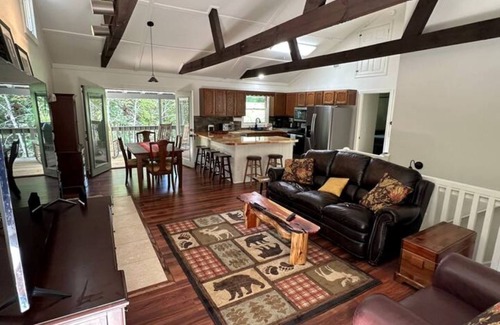 Cullowhee Cabin | Pop's Peak is a charming 3-bdr 3-bath cabin with WiFi, AC at Lake Glenville