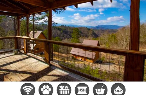 Townsend Cabin | Pop's Perch 2 Bedroom Cabin by RedAwning