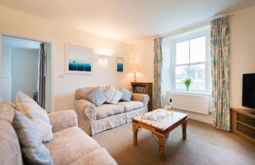 Newquay House | Popham Cottage in Cornwall