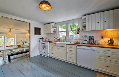 Cape May Court House Cottage | 'Poplar Cottage' Minutes to Stone Harbor Beaches!