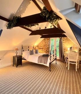 Arnold Ski Chalet | Poplar farm annexe