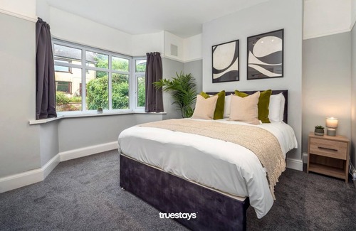 Tunstall House | Poplar House | by Truestays ® Serviced Accommodation