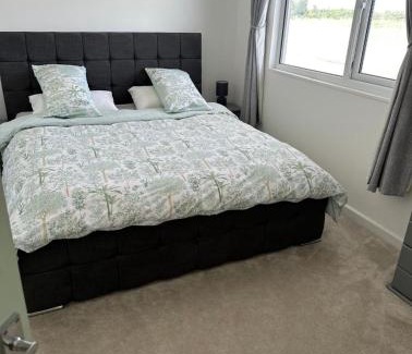 Spalding House | Poplar holiday cottage