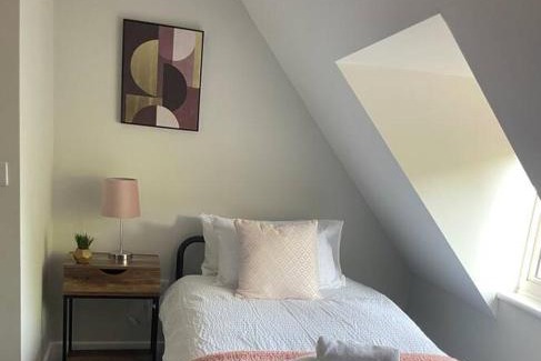 King's Lynn Apartment | Poplar House-2Bedroom house in town centre with free Parking by ShortStays4U