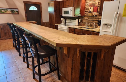 Cadiz House | Poplar House with 400 sq. ft screened porch with bar and big-screen TV- Sleeps 8