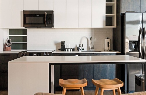 Southwest Apartment | PoplarHouse 1BD+Den 5