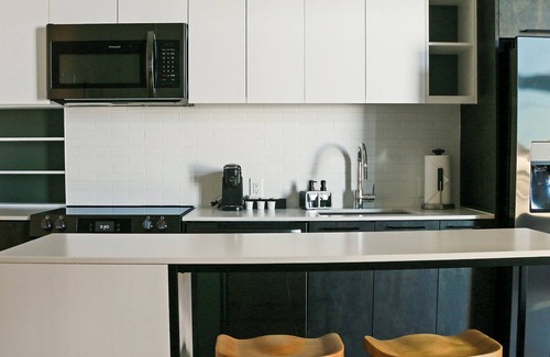 Southwest Apartment | PoplarHouse 1BD+Den 5