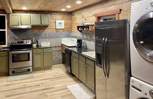 Boles Cabin | Poppaw’s Crooked Cabin @ Wyld Farms