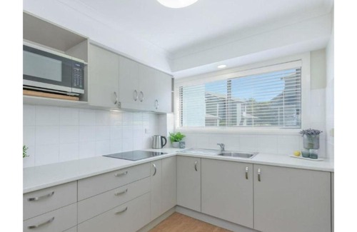 Cams Wharf House | Poppies Lakeview Terrace 405