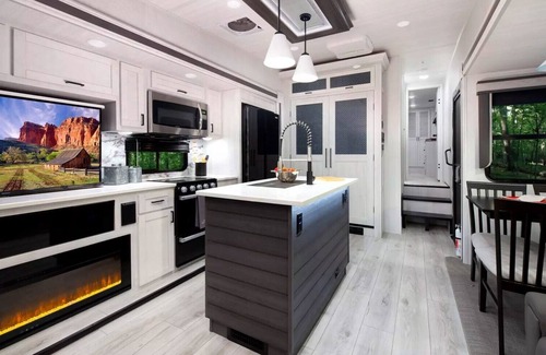 Bay Lake House | Poppop's Rambler -Luxury Living w/King, Sofa Sleeper. Delivered & Setup for You