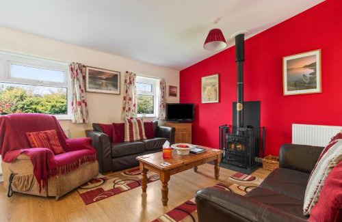 Tan-y-groes House | Poppy at Gorslwyd - Sound Retreat