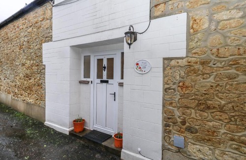 Beaminster House | Poppy Cottage