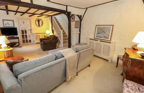 Beaminster House | Poppy Cottage