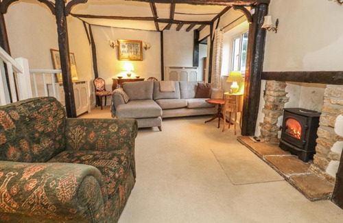 Beaminster House | Poppy Cottage
