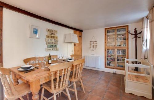 Briston House | Poppy Cottage