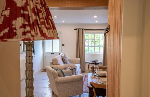 Broadwell House | Poppy Cottage