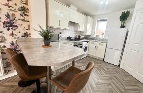 Stockton-on-Tees House | Poppy House by Blue Skies Stays