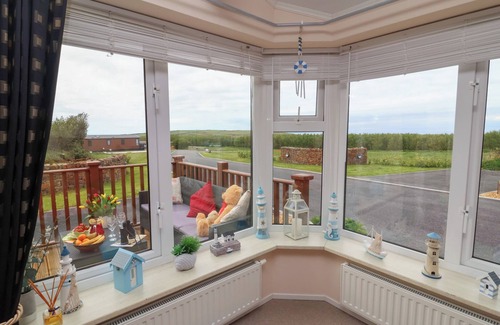 Mullacott Cottage | POPPY LODGE, family friendly, with a garden in Mullacott, Ilfracombe