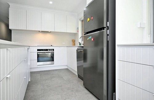 Warana House | Poppy's Beach House - Absolute Beachfront