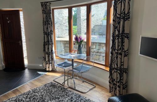 Middleham House | Poppy's Footprint