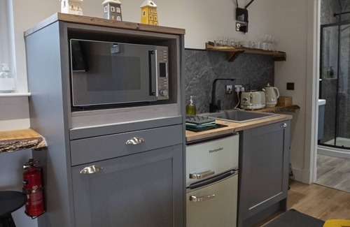 Falkirk Ski Chalet | Poppy's Place Luxury Tiny Home With Secluded Patio, Hot Tub