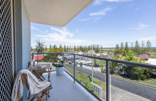 Yamba Apartment | Poppy's Place - oceanstays