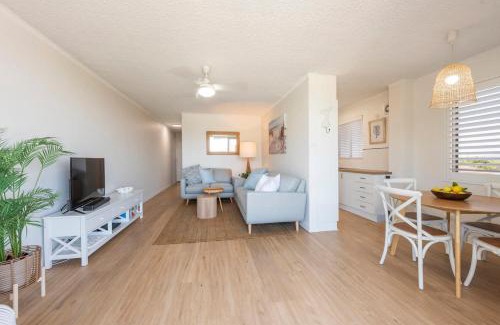 Yamba Apartment | Poppy's Place - oceanstays