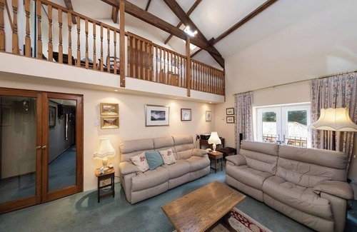 Alston Cottage | Poppythorn Cottage Duplex Free Wi-Fi Hot Tub Nature Retreat Cosy