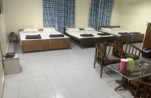 Palampur Hotel | Pops Hotel & Restaurant