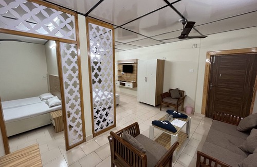Palampur Hotel | Pops Hotel & Restaurant