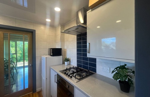 Inverkip Apartment | Popular coastal village