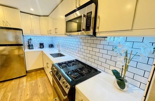 Venice Apartment | Popular LA Beach in Venice 10A